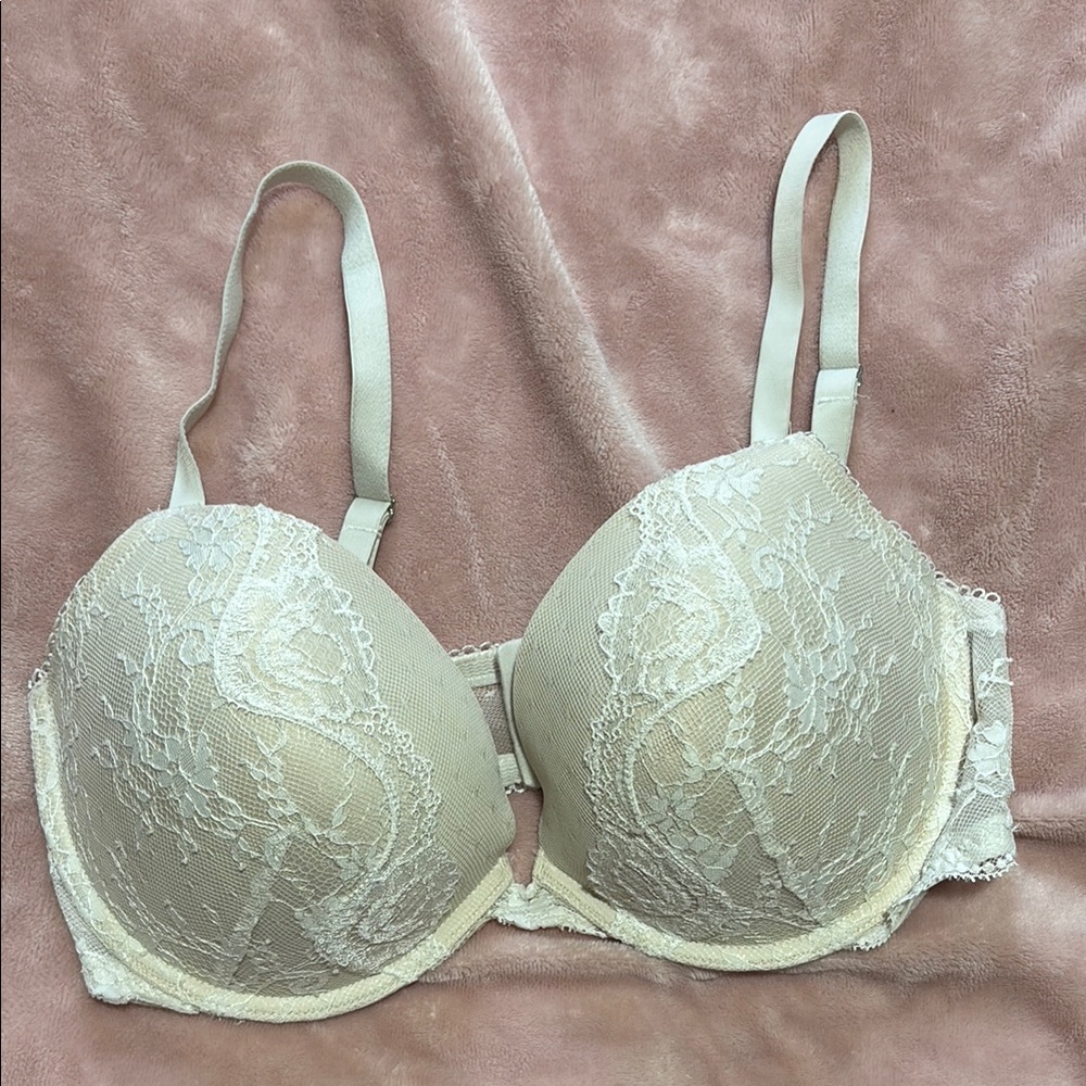 Victoria's Secret Dream Angels push up Cream Lace Underwire Bra